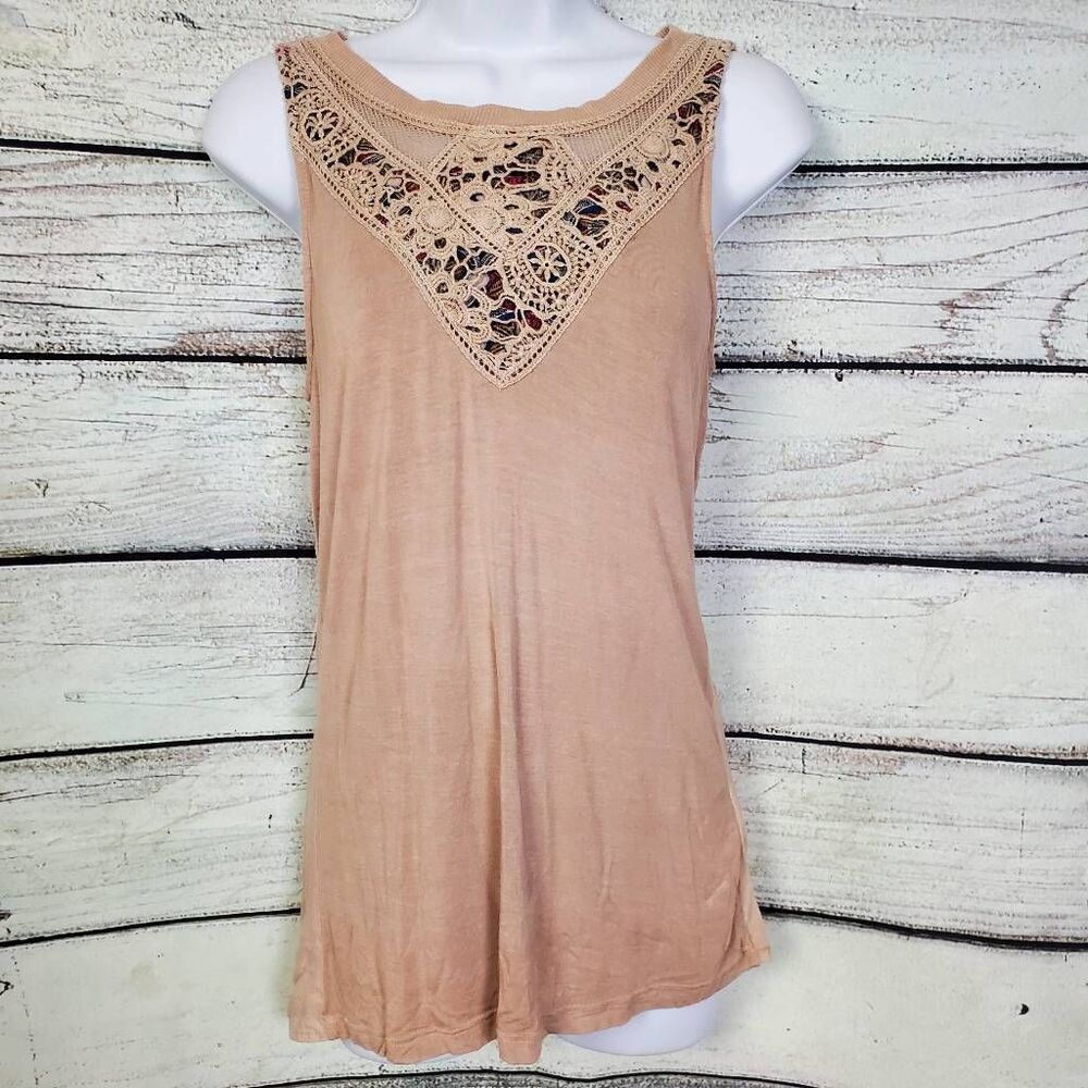 BKE Gimmicks XS Beige Crochet Lace Tank Top with Open Back Twist